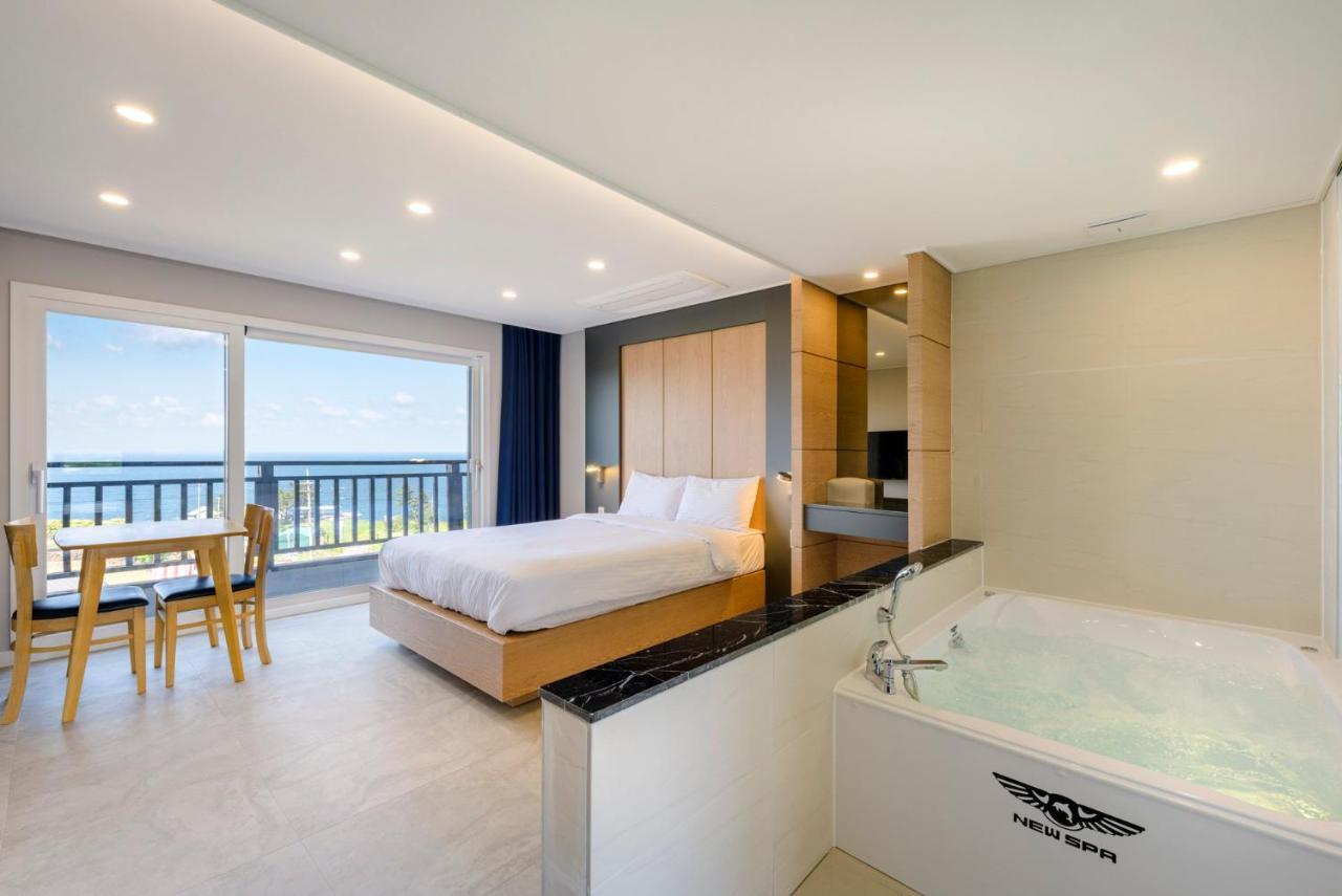 Cadelhas Hotel Jeju Exterior foto